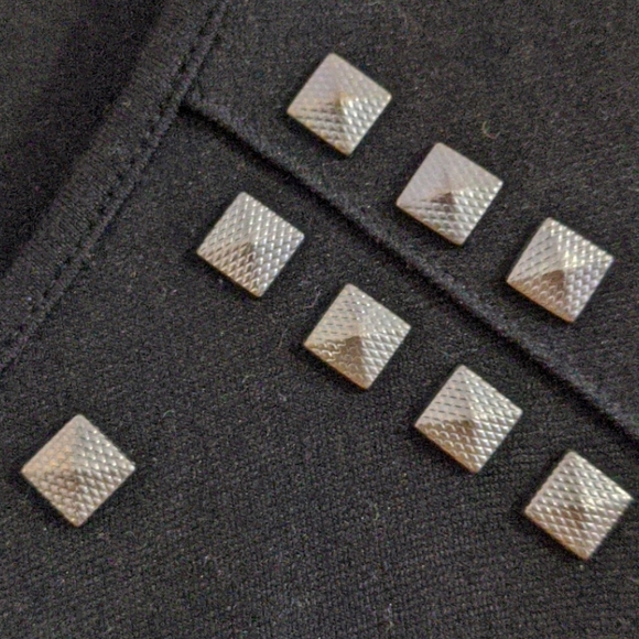 Mango Flare Sleeveless Studded Top - Picture 5 of 6